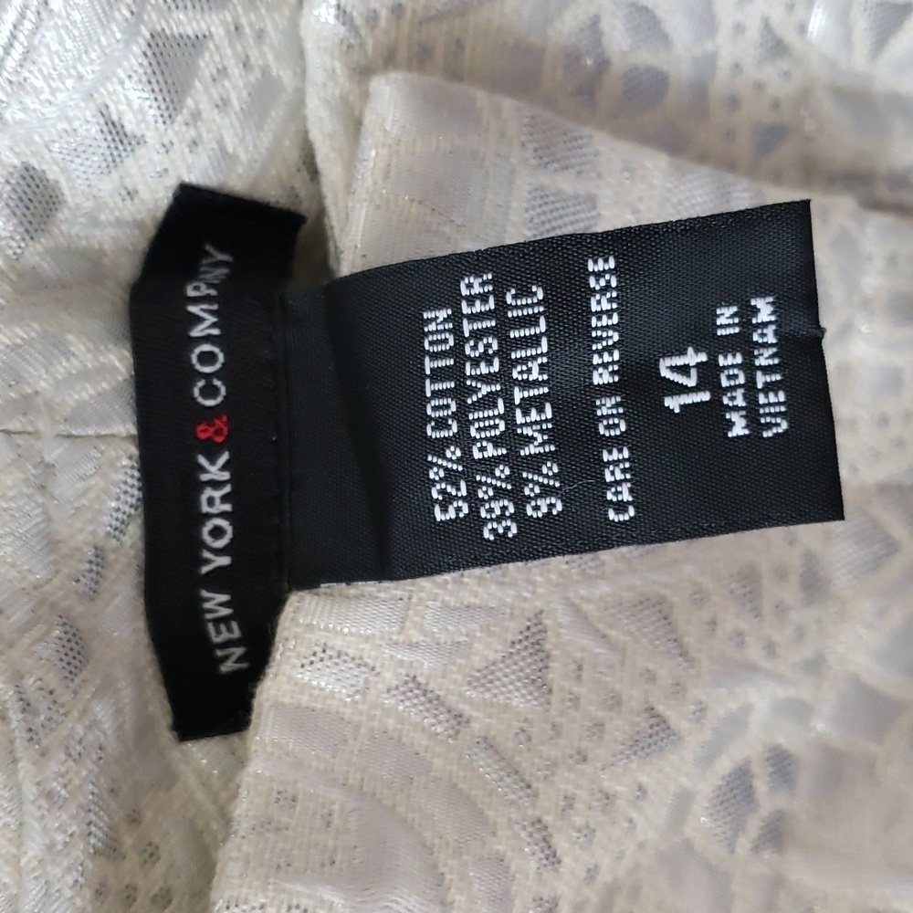 NYC & Co Metallic Cuffed Shorts - Picture 5 of 6